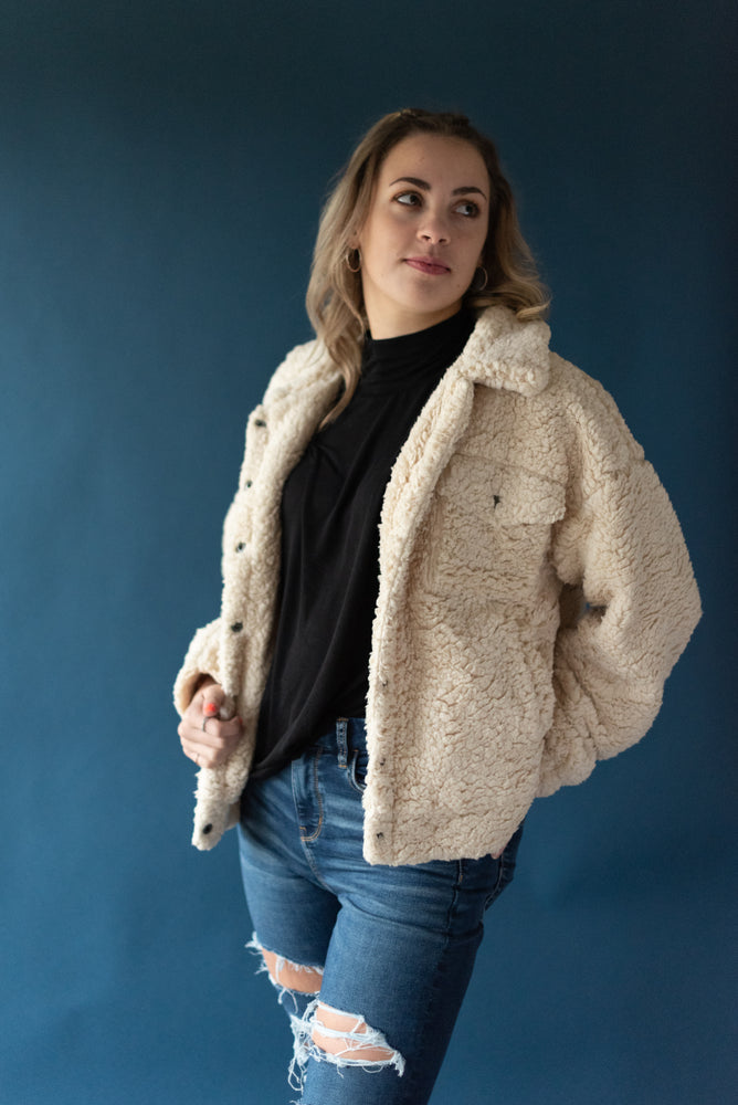 
                
                    Load image into Gallery viewer, Emma Button Down Sherpa Jacket - LARGE
                
            